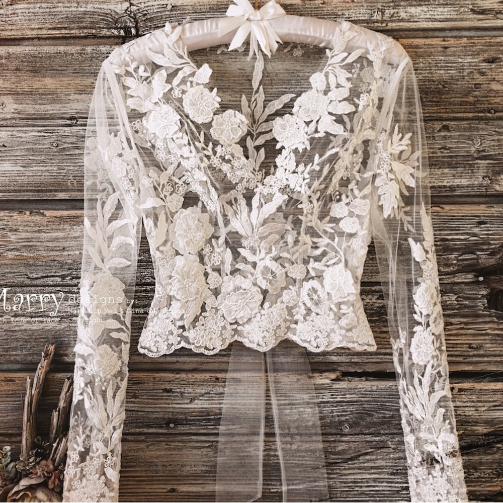 Elegant Lace Floral Bridal Top - never worn, tried on twice